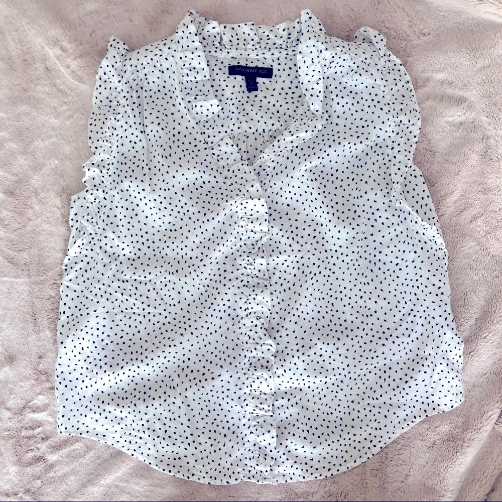 Banana Republic Sleeveless Button Down - Picture 1 of 8